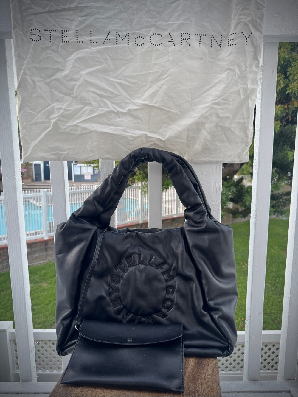 Stella McCartney Black Padded Circular Logo Shoulder Bag - Picture 7 of 16